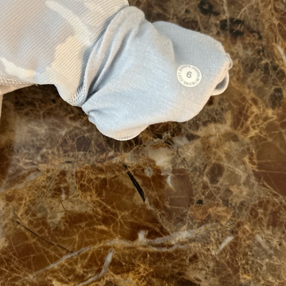 lululemon athletica Women's High-Rise White Camo Bike Shorts - Picture 5 of 6